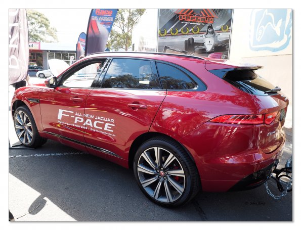 Jaguar F Pace