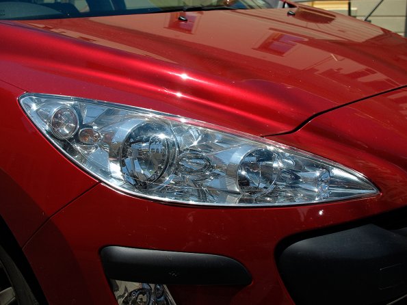Peugeot headlight