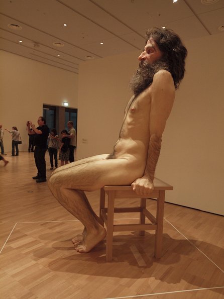 Ron Mueck sculpture