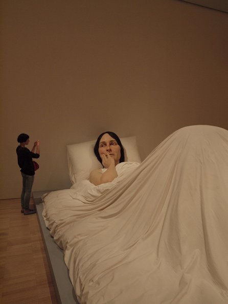 Ron Mueck sculpture