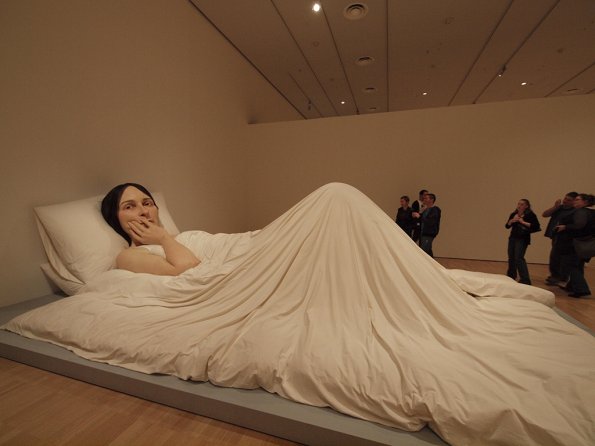 Ron Mueck sculpture