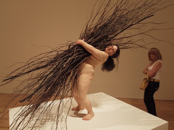 Ron Mueck sculpture