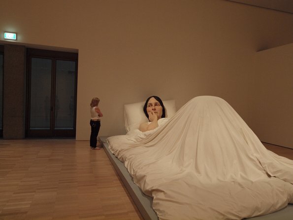 Ron Mueck sculpture