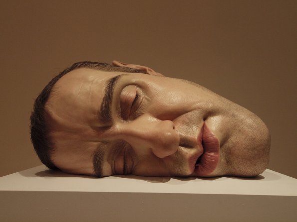 Ron Mueck sculpture