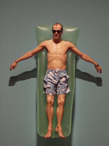 Ron Mueck sculpture