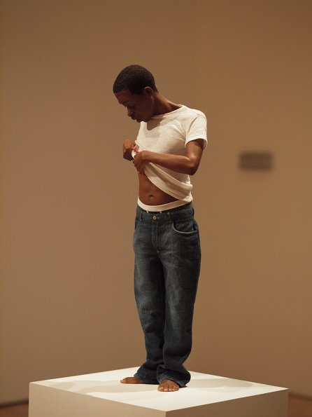 Ron Mueck sculpture