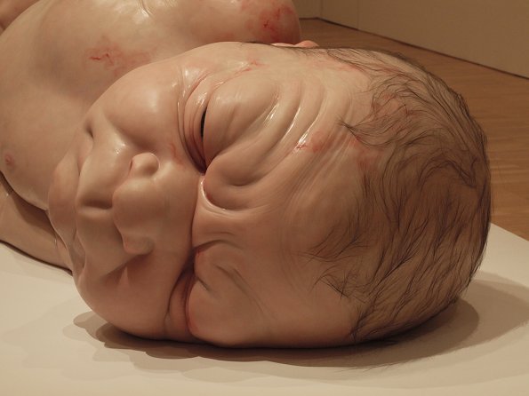 Ron Mueck sculpture